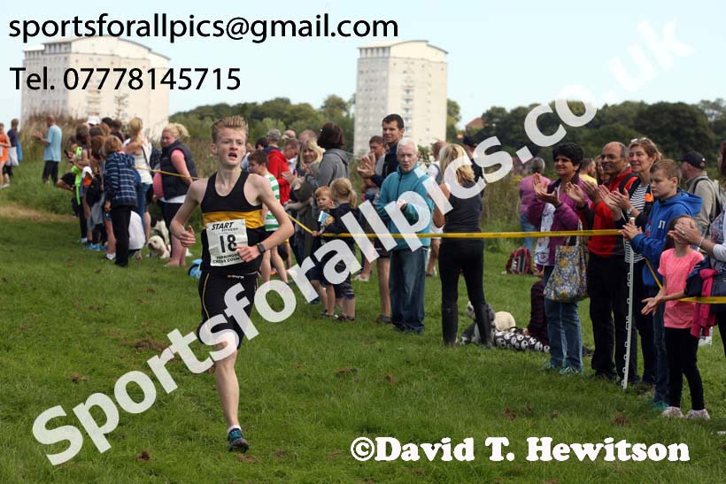 Boys and girls under-15s, Sunderland Harriers Cross Country, Farrington, Sunderland. Photo: David T. Hewitson/Sports for All Pics